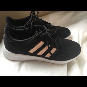 Adidas size 9 cloud form shoes (women’s)